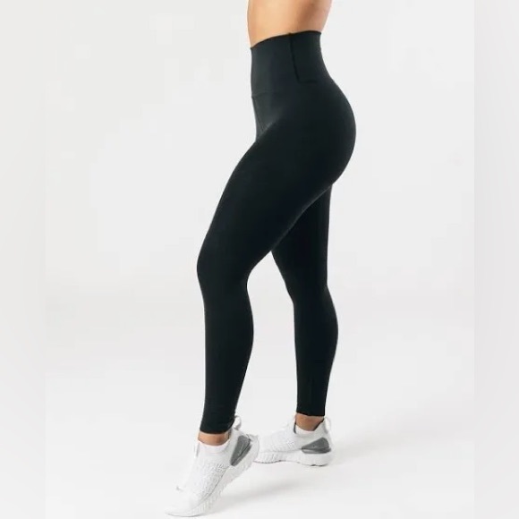 Alphalete Pants - Alphalete Revival Legging